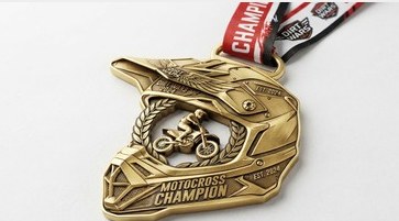 Medalha capacete de motocross