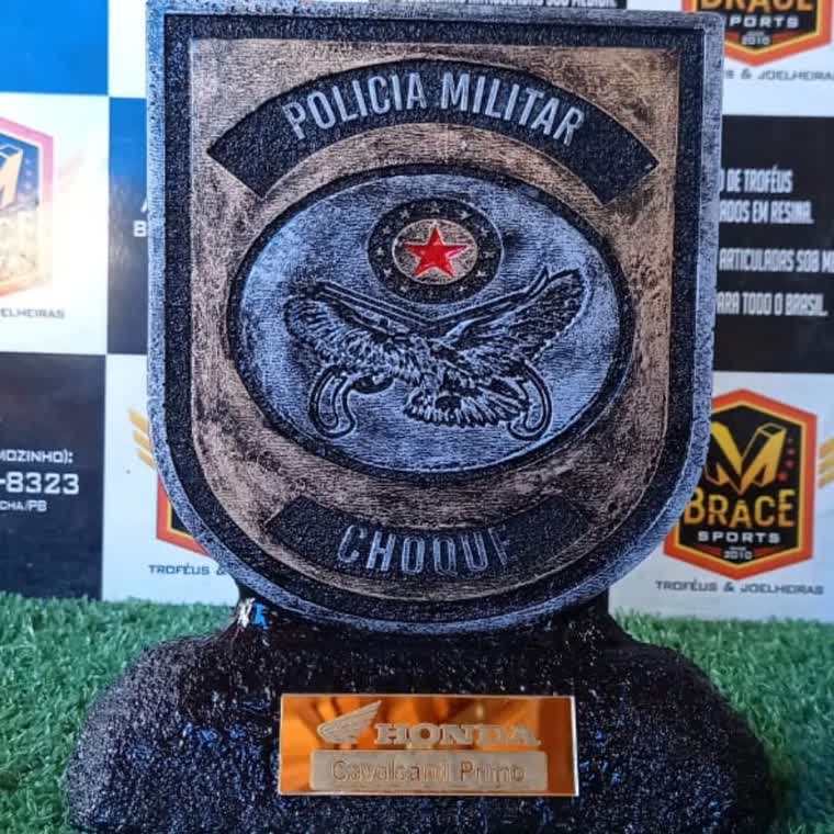 Brasão da Polícia Militar — troféu em resina produzido pela M Brace