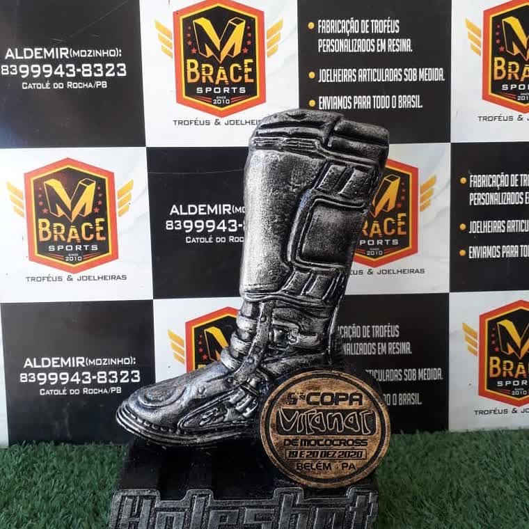 Troféu bota de motocross — troféu em resina produzido pela M Brace